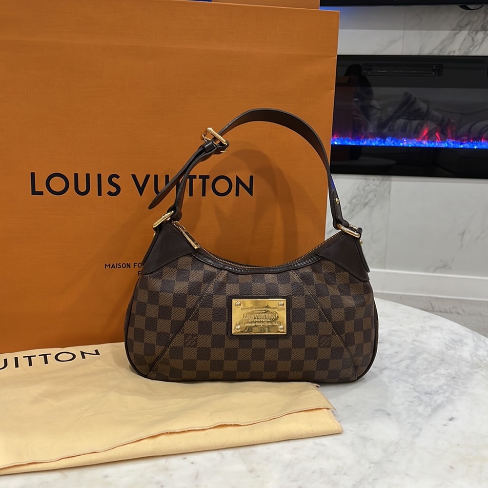 💯 Authentic Louis Vuitton “Thames” PM Shoulder Bag in Damier Ebene